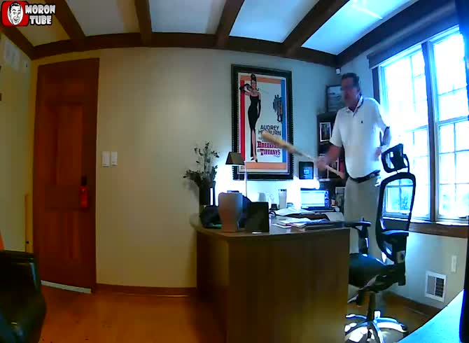 Video :A video conference is interrupted by a squirrel